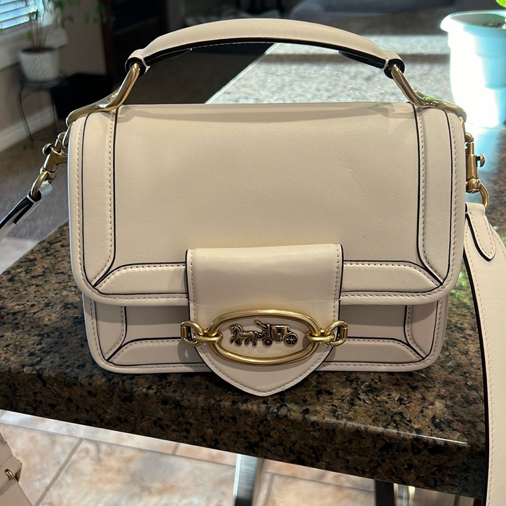 Cute Coach bag, never used, like brand new! 👜